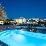 Tatil Evi Lovely House At Village Center Oia