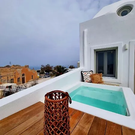Lovely House At Village Center *