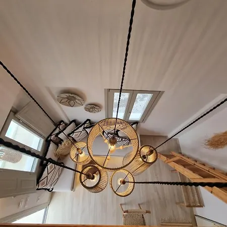 Lovely House At Village Center Oia