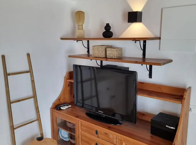 Lovely House At Village Center *