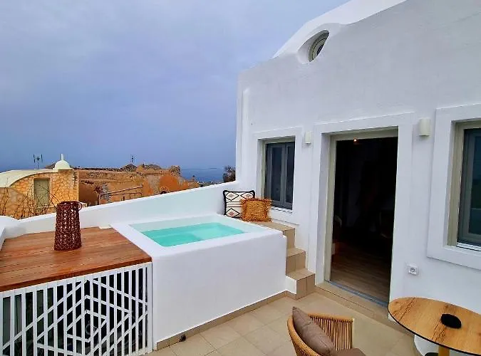 Lovely House At Village Center 이아