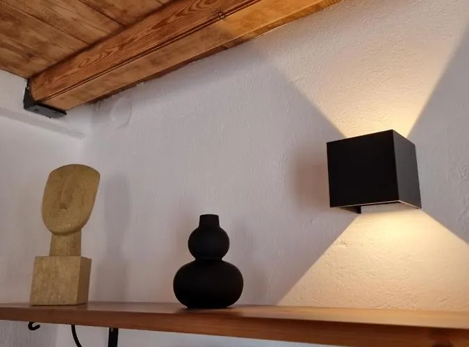 Lovely House At Village Center * 이아