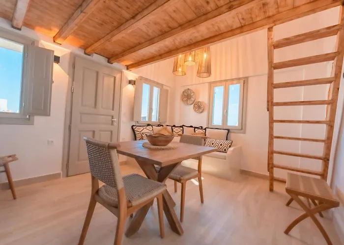 Lovely House At Village Center 이아