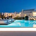 Lovely House At Village Center بيت للعطل أويا